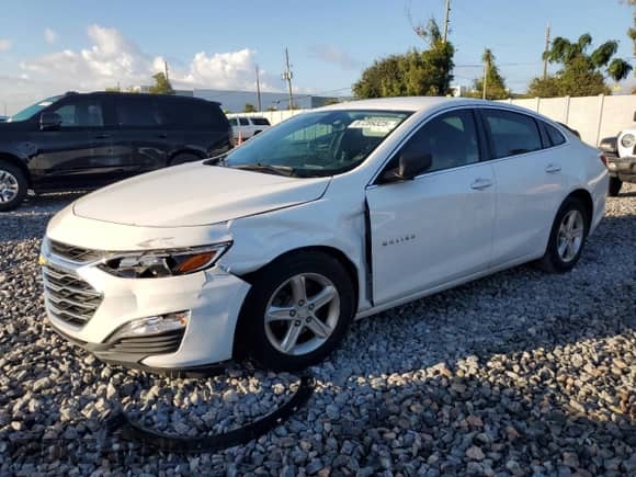 2019 Chevrolet Malibu LS z VIN 1G1ZB5ST3KF125637, wystawiony jako Copart lot #87289325 z przebiegiem 102 188 mil mil oraz Szkoda całkowita • Salvage title. Historia ofert i sprzedaży dostępna na DreamBid. Obrazek 1.