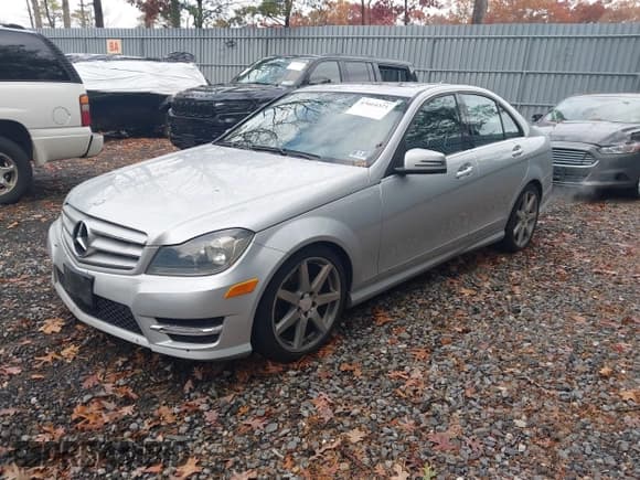 ✅ 2013 Mercedes-Benz C 250 Sport • VIN: WDDGF4HB1DA768411 • Lot: 43664321. Listed on IAAI with 168,839 mi. Free auction sales archive from the USA and detailed vehicle history report at DreamBid. Image 2.