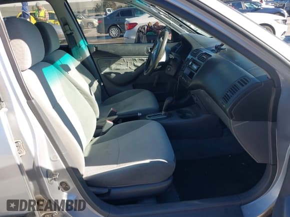 ✅ 2002 Honda Civic DX • VIN: 2HGES16192H563618 • Лот: 43715012. Опубликован ранее на IAAI с пробегом 246 868 миль. Бесплатный доступ к архиву аукционных продаж из США и подробный отчёт об истории автомобиля на DreamBid. Изображение 5.