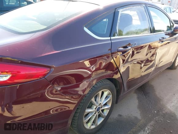 ✅ 2017 Ford Fusion SE • VIN: 3FA6P0H78HR368483 • Lot: 42279314. Listed on IAAI with 68,363 mi. Free auction sales archive from the USA and detailed vehicle history report at DreamBid. Image 19.