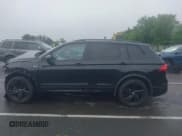 ✅ 2024 Volkswagen Tiguan SE R-Line Black • VIN: 3VV8B7AX4RM048758 • Lot: 42523725. Wystawiony na IAAI z przebiegiem 14 415 mil. Bezpłatny archiwum sprzedaży aukcyjnych z USA i szczegółowy raport historii pojazdu na DreamBid. Zdjęcie 14.
