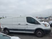 ✅ 2019 Ford Transit • VIN: 1FTYE9ZM3KKB11440 • Lot: 43321368. Wystawiony na IAAI z przebiegiem 63 069 mil. Bezpłatny archiwum sprzedaży aukcyjnych z USA i szczegółowy raport historii pojazdu na DreamBid. Zdjęcie 13.