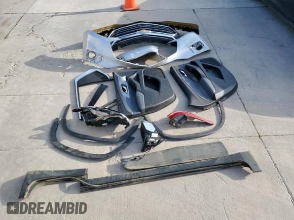 ✅ 2021 Chevrolet Traverse LT • VIN: 1GNERHKW5MJ258677 • Lot: 64280595. Wystawiony na Copart z przebiegiem 37 506 mil. Bezpłatny archiwum sprzedaży aukcyjnych z USA i szczegółowy raport historii pojazdu na DreamBid. Zdjęcie 13.