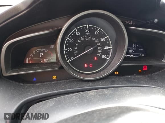 ✅ 2017 Mazda 3 Sport • VIN: 3MZBN1U71HM157436 • Lot: 85641135. Wystawiony na Copart z przebiegiem 101 857 mil. Bezpłatny archiwum sprzedaży aukcyjnych z USA i szczegółowy raport historii pojazdu na DreamBid. Zdjęcie 9.