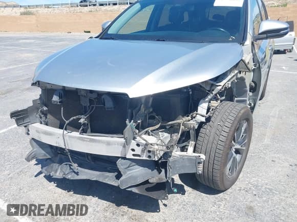 ✅ 2017 Toyota Highlander LE • VIN: 5TDZZRFH3HS188262 • Lot: 41976037. Wystawiony na IAAI z przebiegiem 112 777 mil. Bezpłatny archiwum sprzedaży aukcyjnych z USA i szczegółowy raport historii pojazdu na DreamBid. Zdjęcie 6.