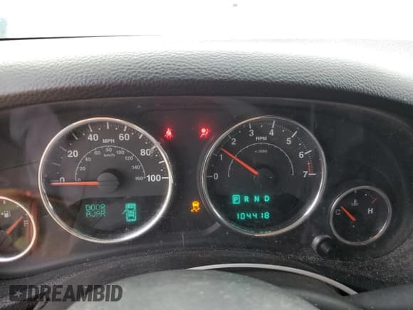 ✅ 2013 Jeep Wrangler Unlimited Sport • VIN: 1C4BJWDG8DL670299 • Lot: 83804925. Wystawiony na Copart z przebiegiem 104 418 mil. Bezpłatny archiwum sprzedaży aukcyjnych z USA i szczegółowy raport historii pojazdu na DreamBid. Zdjęcie 9.