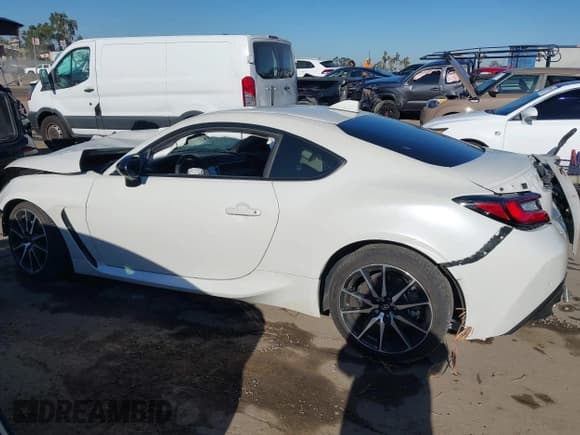 ✅ 2023 Toyota 86 • VIN: JF1ZNBC11P8757855 • Lot: 42703732. Listed on IAAI with Not provided. Free auction sales archive from the USA and detailed vehicle history report at DreamBid. Image 15.