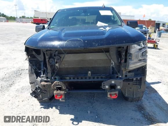 ✅ 2022 Chevrolet Silverado 1500 LT Trail Boss • VIN: 1GCPYFED0NZ236995 • Lot: 42514111. Wystawiony na IAAI z przebiegiem 53 377 mil. Bezpłatny archiwum sprzedaży aukcyjnych z USA i szczegółowy raport historii pojazdu na DreamBid. Zdjęcie 6.