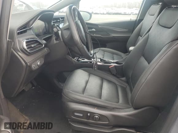 ✅ 2023 Chevrolet Bolt EV 2LT • VIN: 1G1FX6S02P4175612 • Lot: 47091275. Wystawiony na Copart z przebiegiem 11 701 mil. Bezpłatny archiwum sprzedaży aukcyjnych z USA i szczegółowy raport historii pojazdu na DreamBid. Zdjęcie 7.