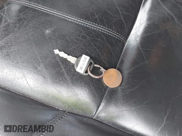 ✅ 2011 GMC Sierra 1500 SLT • VIN: 3GTP2WE33BG299805 • Лот: 42784925. Опубликован ранее на IAAI с пробегом 179 442 миль. Бесплатный доступ к архиву аукционных продаж из США и подробный отчёт об истории автомобиля на DreamBid. Изображение 11.