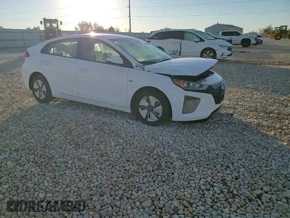 ✅ 2017 Hyundai Ioniq Blue • VIN: KMHC65LC6HU045801 • Lot: 94481915. Listed on Copart with 811,256 mi. Free auction sales archive from the USA and detailed vehicle history report at DreamBid. Image 13.