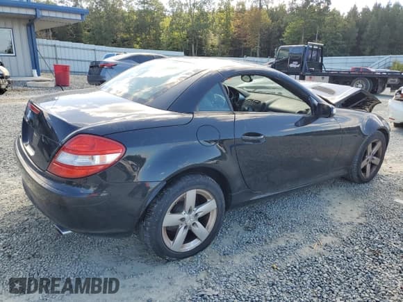 ✅ 2006 Mercedes-Benz SLK 280 • VIN: WDBWK54FX6F090035 • Лот: 81872715. Опубликован ранее на Copart с пробегом 90 130 миль. Бесплатный доступ к архиву аукционных продаж из США и подробный отчёт об истории автомобиля на DreamBid. Изображение 3.