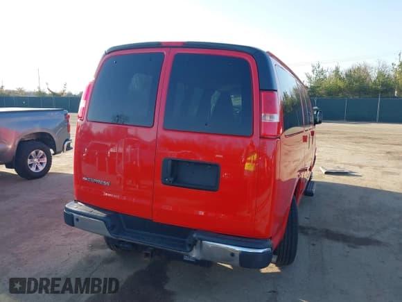 ✅ 2020 Chevrolet Express Cargo • VIN: 1GCZGGFG5L1188853 • Lot: 41790969. Listed on IAAI with 104,599 mi. Free auction sales archive from the USA and detailed vehicle history report at DreamBid. Image 4.