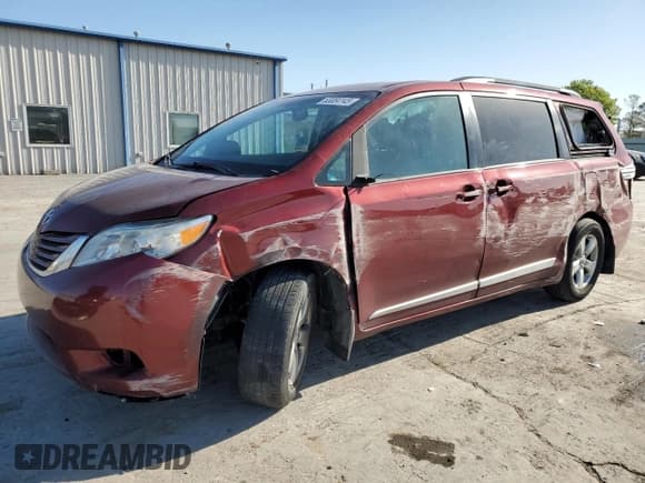 ✅ 2017 Toyota Sienna LE • VIN: 5TDKZ3DC4HS840750 • Lot: 53004145. Listed on Copart with 138,115 mi. Free auction sales archive from the USA and detailed vehicle history report at DreamBid. Image 1.