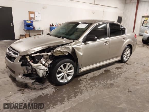 ✅ 2014 Subaru Legacy 2.5i • VIN: 4S3BMCA63E3034215 • Lot: 43552894. Wystawiony na IAAI z przebiegiem 135 351 mil. Bezpłatny archiwum sprzedaży aukcyjnych z USA i szczegółowy raport historii pojazdu na DreamBid. Zdjęcie 19.