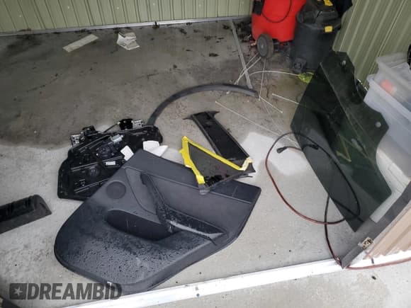 ✅ 2023 Tesla Model Y • VIN: 7SAYGDED1PF962095 • Лот: 71698455. Опубликован ранее на Copart с пробегом 17 383 миль. Бесплатный доступ к архиву аукционных продаж из США и подробный отчёт об истории автомобиля на DreamBid. Изображение 13.