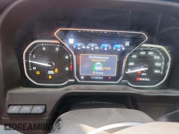 ✅ 2020 GMC Sierra 2500HD Denali • VIN: 1GT49REY6LF111373 • Lot: 87286925. Wystawiony na Copart z przebiegiem 111 052 mil. Bezpłatny archiwum sprzedaży aukcyjnych z USA i szczegółowy raport historii pojazdu na DreamBid. Zdjęcie 9.