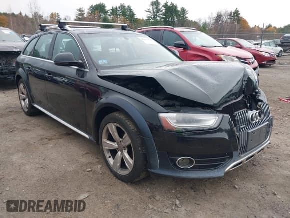 ✅ 2013 Audi allroad A4 Premium Plus • VIN: WA1UFAFL1DA221009 • Lot: 43601384. Wystawiony na IAAI z przebiegiem 105 678 mil. Bezpłatny archiwum sprzedaży aukcyjnych z USA i szczegółowy raport historii pojazdu na DreamBid. Zdjęcie 1.