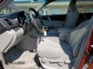 ✅ 2010 Toyota Highlander • VIN: 5TDZA3EH4AS001946 • Lot: 81304025. Wystawiony na Copart z przebiegiem 301 321 mil. Bezpłatny archiwum sprzedaży aukcyjnych z USA i szczegółowy raport historii pojazdu na DreamBid. Zdjęcie 7.