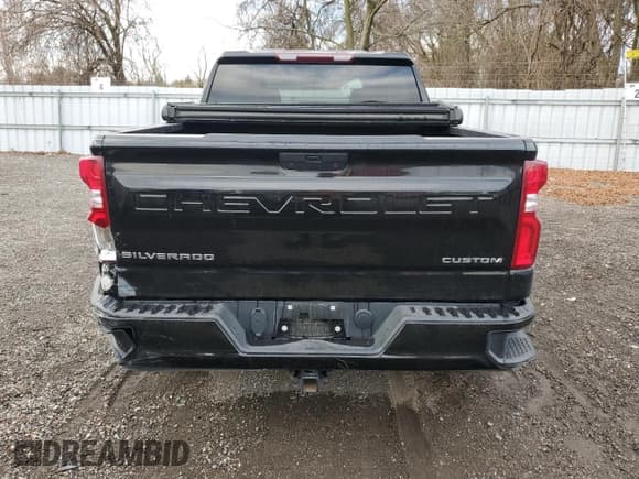 ✅ 2021 Chevrolet Silverado 1500 Custom • VIN: 3GCPYBEK1MG411552 • Lot: 79012514. Wystawiony na Copart z przebiegiem 85 944 mil. Bezpłatny archiwum sprzedaży aukcyjnych z USA i szczegółowy raport historii pojazdu na DreamBid. Zdjęcie 6.