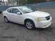 2010 Dodge Avenger R/T z VIN 1B3CC5FB7AN234586, wystawiony jako IAAI lot #43589935 z przebiegiem 172 058 mil mil oraz . Historia ofert i sprzedaży dostępna na DreamBid. Obrazek 1.