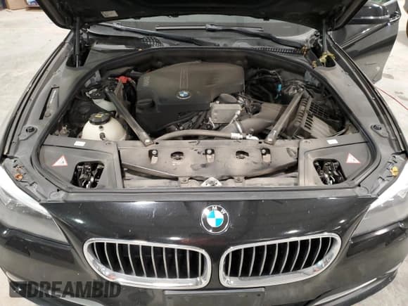 ✅ 2016 BMW 5 Series 528i xDrive • VIN: WBA5A7C5XGG149338 • Лот: 82724405. Опубликован ранее на Copart с пробегом 92 399 миль. Бесплатный доступ к архиву аукционных продаж из США и подробный отчёт об истории автомобиля на DreamBid. Изображение 11.