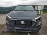 ✅ 2019 Hyundai Kona SEL • VIN: KM8K2CAA4KU323292 • Лот: 57544824. Опубликован ранее на Copart с пробегом 76 729 миль. Бесплатный доступ к архиву аукционных продаж из США и подробный отчёт об истории автомобиля на DreamBid. Изображение 5.