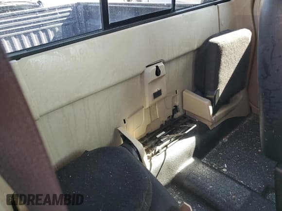 ✅ 2006 Ford Ranger STX • VIN: 1FTYR44E26PA20434 • Lot: 44458215. Listed on Copart with 117,619 mi. Free auction sales archive from the USA and detailed vehicle history report at DreamBid. Image 10.