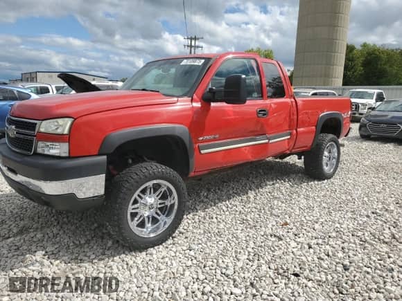 2006 Chevrolet Silverado 2500HD LT1 с VIN 1GCHK29U46E165589, выставлен на аукционе Copart как лот 70109875 с пробегом 203 174 миль миль и Чистый • Clean title. История ставок и продаж доступна на DreamBid. Изображение 1.