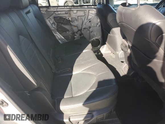 ✅ 2022 Toyota Highlander XLE • VIN: 5TDGZRAHXNS552896 • Lot: 85263835. Listed on Copart with 86,852 mi. Free auction sales archive from the USA and detailed vehicle history report at DreamBid. Image 11.