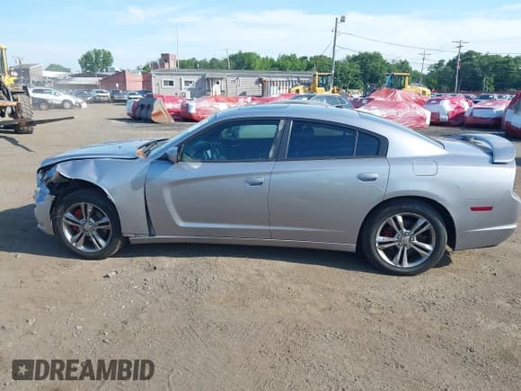 ✅ 2013 Dodge Charger SXT Plus • VIN: 2C3CDXJG4DH735351 • Lot: 42611149. Wystawiony na IAAI z przebiegiem 150 137 mil. Bezpłatny archiwum sprzedaży aukcyjnych z USA i szczegółowy raport historii pojazdu na DreamBid. Zdjęcie 14.