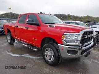 ✅ 2021 Ram 2500 Tradesman • VIN: 3C6UR5CJ8MG676276 • Lot: 41978531. Wystawiony na IAAI z przebiegiem 107 717 mil. Bezpłatny archiwum sprzedaży aukcyjnych z USA i szczegółowy raport historii pojazdu na DreamBid. Zdjęcie 1.