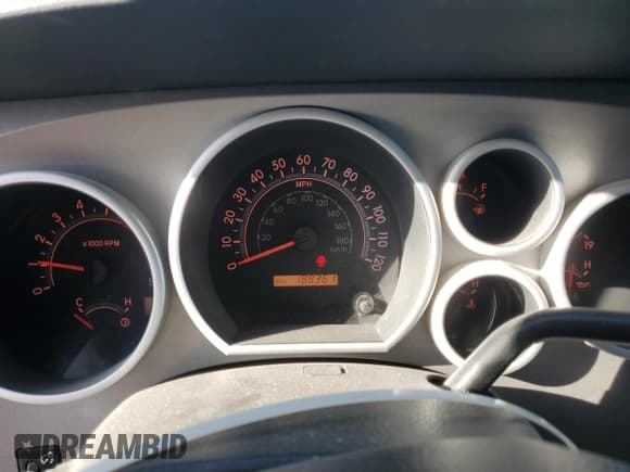 ✅ 2011 Toyota Tundra • VIN: 5TFDM5F14BX020975 • Lot: 48494765. Wystawiony na Copart z przebiegiem 188 361 mil. Bezpłatny archiwum sprzedaży aukcyjnych z USA i szczegółowy raport historii pojazdu na DreamBid. Zdjęcie 9.