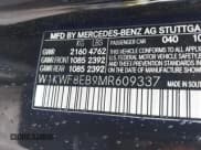 ✅ 2021 Mercedes-Benz C 300 • VIN: W1KWF8EB9MR609337 • Lot: 42653947. Wystawiony na IAAI z przebiegiem 32 375 mil. Bezpłatny archiwum sprzedaży aukcyjnych z USA i szczegółowy raport historii pojazdu na DreamBid. Zdjęcie 9.