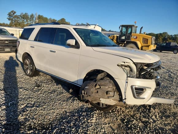 ✅ 2020 Ford Expedition Limited • VIN: 1FMJU1KT7LEA13059 • Lot: 87421175. Listed on Copart with 77,374 mi. Free auction sales archive from the USA and detailed vehicle history report at DreamBid. Image 4.