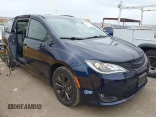 ✅ 2020 Chrysler Pacifica Hybrid Limited • VIN: 2C4RC1N79LR196329 • Lot: 43301143. Wystawiony na IAAI z przebiegiem 55 879 mil. Bezpłatny archiwum sprzedaży aukcyjnych z USA i szczegółowy raport historii pojazdu na DreamBid. Zdjęcie 1.