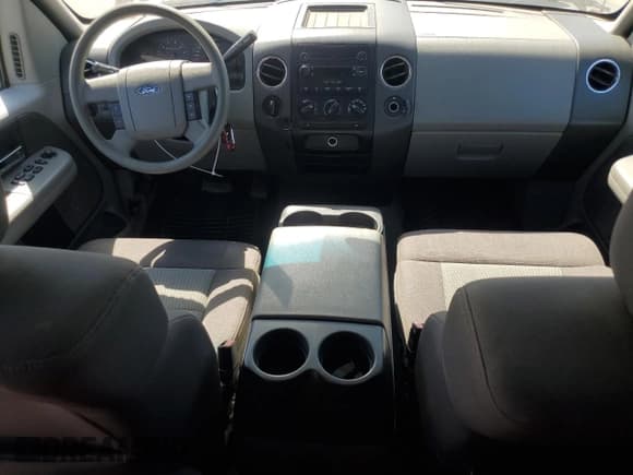 ✅ 2004 Ford F-150 XLT • VIN: 1FTPX14524NC07794 • Lot: 67358145. Wystawiony na Copart z przebiegiem 236 228 mil. Bezpłatny archiwum sprzedaży aukcyjnych z USA i szczegółowy raport historii pojazdu na DreamBid. Zdjęcie 8.