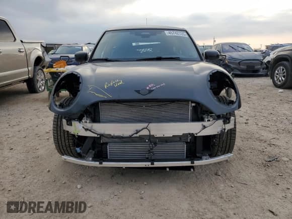 ✅ 2025 MINI Hardtop 4 Door Cooper S • VIN: WMW53GD08S2W72585 • Лот: 45742725. Опубликован ранее на Copart с пробегом 457 миль. Бесплатный доступ к архиву аукционных продаж из США и подробный отчёт об истории автомобиля на DreamBid. Изображение 5.