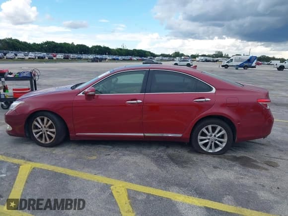 ✅ 2010 Lexus ES 330 • VIN: JTHBK1EG1A2374975 • Lot: 43319547. Listed on IAAI with 119,440 mi. Free auction sales archive from the USA and detailed vehicle history report at DreamBid. Image 14.