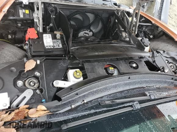 ✅ 2019 BMW i8 • VIN: WBY2Z6C5XKVB83097 • Lot: 93729585. Wystawiony na Copart z przebiegiem 35 048 mil. Bezpłatny archiwum sprzedaży aukcyjnych z USA i szczegółowy raport historii pojazdu na DreamBid. Zdjęcie 11.