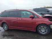 ✅ 2019 Toyota Sienna Limited • VIN: 5TDYZ3DC3KS999695 • Lot: 43572648. Wystawiony na IAAI z przebiegiem 247 498 mil. Bezpłatny archiwum sprzedaży aukcyjnych z USA i szczegółowy raport historii pojazdu na DreamBid. Zdjęcie 14.