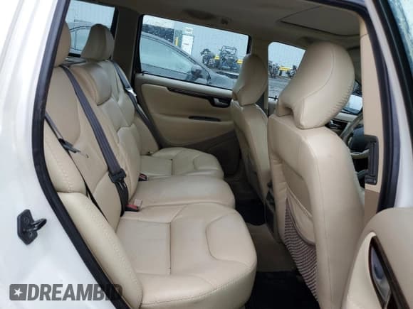 ✅ 2001 Volvo V70 • VIN: YV1SZ58D511023797 • Лот: 79107074. Опубликован ранее на Copart с пробегом 109 866 миль. Бесплатный доступ к архиву аукционных продаж из США и подробный отчёт об истории автомобиля на DreamBid. Изображение 10.