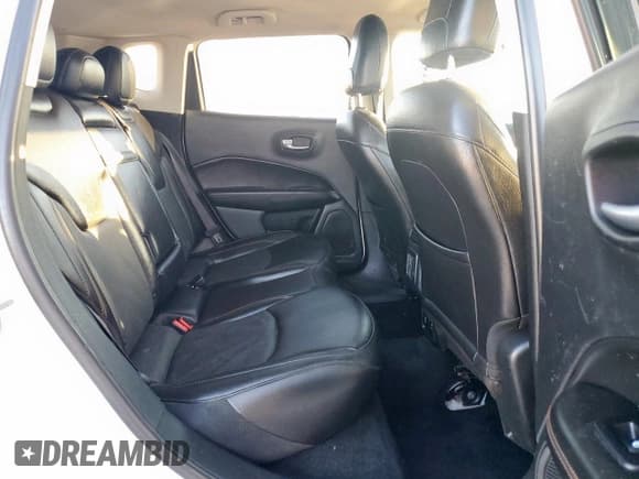 ✅ 2019 Jeep Compass Limited • VIN: 3C4NJCCB4KT725835 • Лот: 90801175. Опубликован ранее на Copart с пробегом 80 733 миль. Бесплатный доступ к архиву аукционных продаж из США и подробный отчёт об истории автомобиля на DreamBid. Изображение 11.