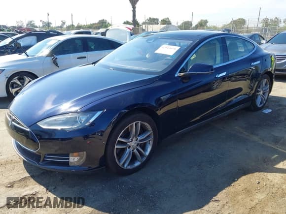 ✅ 2015 Tesla Model S 85 • VIN: 5YJSA1H15FFP64252 • Lot: 42943078. Listed on IAAI with 179,535 mi. Free auction sales archive from the USA and detailed vehicle history report at DreamBid. Image 20.