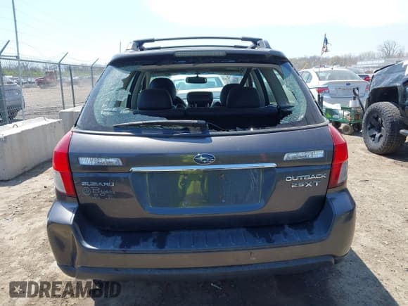✅ 2008 Subaru Outback XT Limited • VIN: 4S4BP63C986310522 • Лот: 42069382. Опубликован ранее на IAAI с пробегом 242 019 миль. Бесплатный доступ к архиву аукционных продаж из США и подробный отчёт об истории автомобиля на DreamBid. Изображение 6.