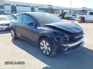 ✅ 2024 Tesla Model Y Long Range • VIN: 7SAYGDEE9RA248515 • Lot: 43602067. Wystawiony na IAAI z przebiegiem 17 577 mil. Bezpłatny archiwum sprzedaży aukcyjnych z USA i szczegółowy raport historii pojazdu na DreamBid. Zdjęcie 1.