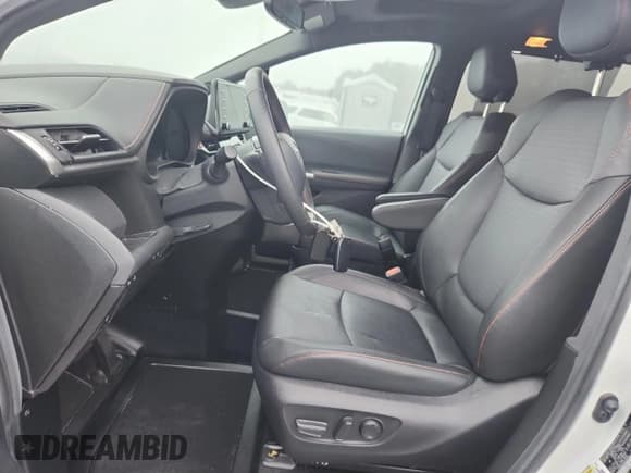 ✅ 2024 Toyota Sienna XSE • VIN: 5TDDRKEC6RS205855 • Лот: 90734235. Опубликован ранее на Copart с пробегом 14 645 миль. Бесплатный доступ к архиву аукционных продаж из США и подробный отчёт об истории автомобиля на DreamBid. Изображение 7.