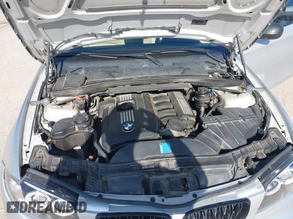 ✅ 2010 BMW 1 Series 128i • VIN: WBAUP7C56AVK77895 • Lot: 42798671. Wystawiony na IAAI z przebiegiem 125 677 mil. Bezpłatny archiwum sprzedaży aukcyjnych z USA i szczegółowy raport historii pojazdu na DreamBid. Zdjęcie 10.