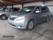 ✅ 2012 Toyota Sienna XLE • VIN: 5TDYK3DC3CS210368 • Lot: 43834362. Wystawiony na IAAI z przebiegiem 185 989 mil. Bezpłatny archiwum sprzedaży aukcyjnych z USA i szczegółowy raport historii pojazdu na DreamBid. Zdjęcie 2.