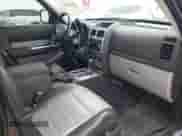 2008 Dodge Nitro SLT z VIN 1D8GU58K88W238520, wystawiony jako IAAI lot #43610184 z przebiegiem 122 628 mil mil oraz . Historia ofert i sprzedaży dostępna na DreamBid. Obrazek 5.